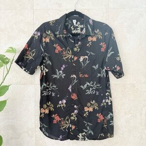 True Craft Black Floral Button Down Shirt Short Sleeve Chest Pocket Small